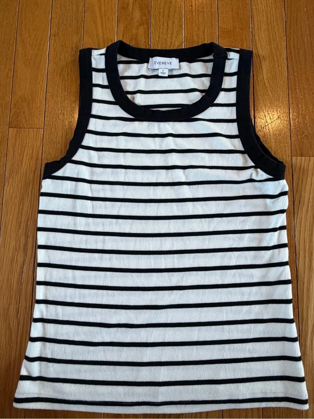 5 Evereve Sleeveless Knit Tank Top Lot Black White Cream Solid Stripes Sz Small - Picture 5 of 10